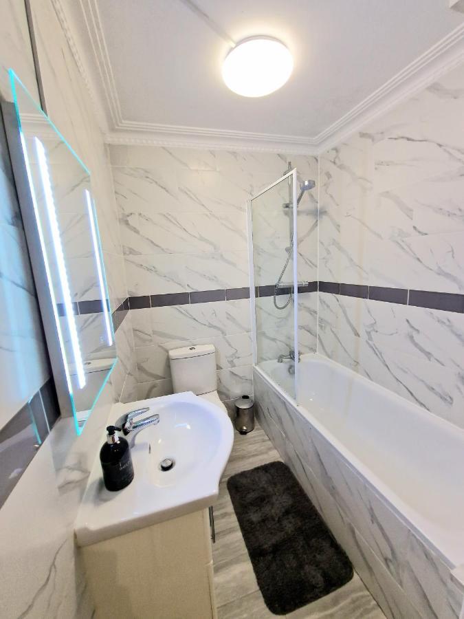 Cosy Home In Kensington - Great Location! 3 Minutes Walk To Earl'S Court Station London Bagian luar foto