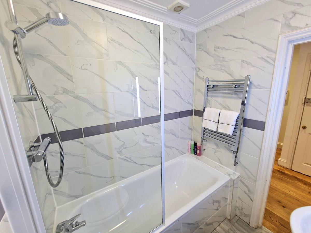 Cosy Home In Kensington - Great Location! 3 Minutes Walk To Earl'S Court Station London Bagian luar foto