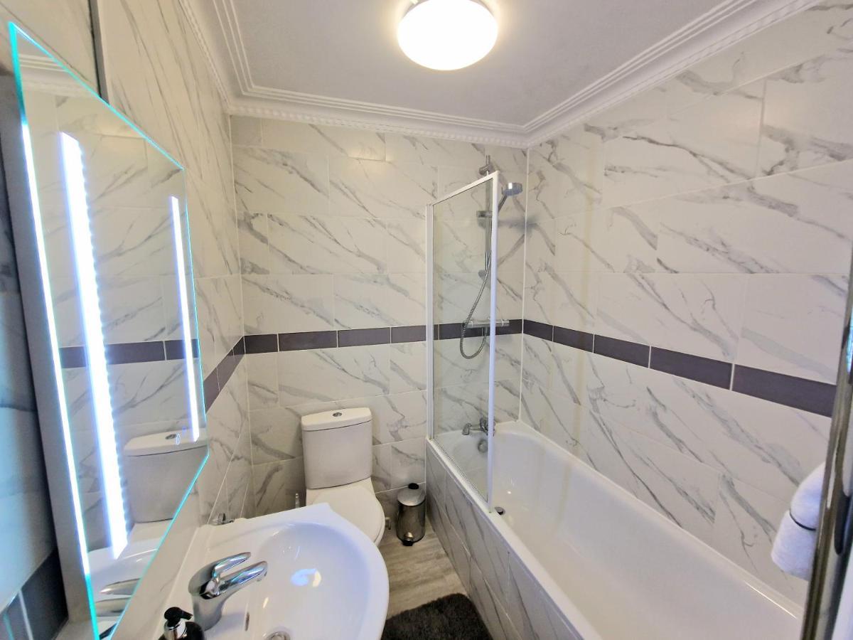 Cosy Home In Kensington - Great Location! 3 Minutes Walk To Earl'S Court Station London Bagian luar foto