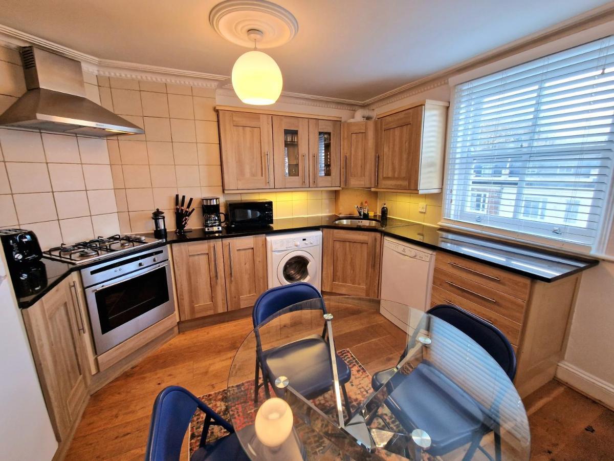 Cosy Home In Kensington - Great Location! 3 Minutes Walk To Earl'S Court Station London Bagian luar foto